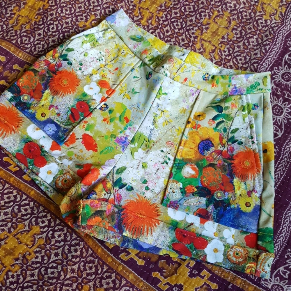 **SOLD** Redon Yellow Cuffed Shorts Blackmilk